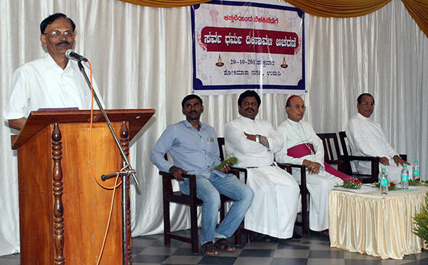 ‘ಕತ್ತಲೆಯಿಂದ ಬೆಳಕಿನೆಡೆಗೆ’ ಸರ್ವಧರ್ಮ ದೀಪಾವಳಿ ಆಚರಣೆ